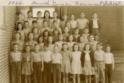 1944grade4rosemountschool.jpg